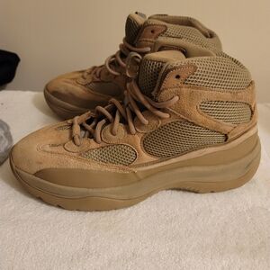 Yeezy Men's Boots in Tan and Olive